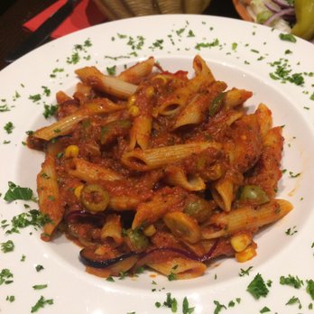 Cafe Oasis - Veggie penne - mmm basil, garlic, tomato, parmesan, what else could you ask for? Well, olives and corn of course! - Cafes Near Me - Dublin, D