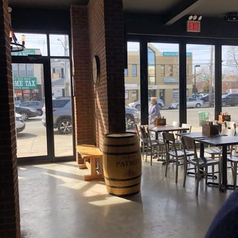 HK Kitchen & Draft House - Bars Near Me - Bronx, New York