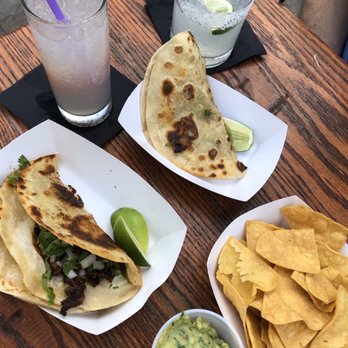 Las Perlas - Chicken taco, carnitas taco, chorizo taco, chips and guac & draft margarita and paloma - Cocktail Bars Near Me - Austin, Texas Las Perlas - Chicken taco, carnitas taco, chorizo taco, chips and guac & draft margarita and paloma - Cocktail Bars Near Me - Austin, Texas