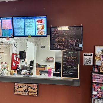 Dakine Grindz Restaurant - the counter and menus - Filipino Near Me - Sunset, Utah