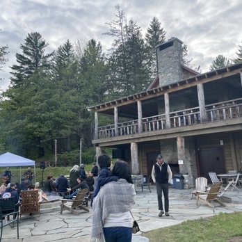 Johnny Seesaw's - Outdoor fire pit and lodge deck - American Near Me - Peru, Vermont