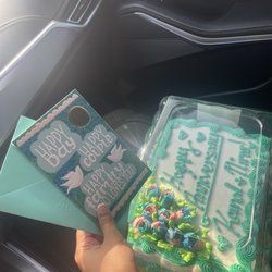Food City - Went for my sister's anniversary card & cake! Combo of chocolate & vanilla--the cake is so soft and buttery! Highly recommend