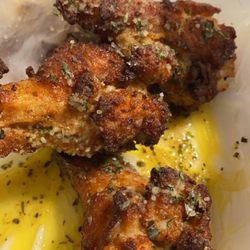 Red & Blue's Pizza - Garlic Parmesan well done wings.