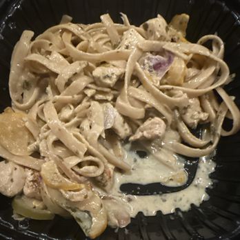 California Pizza Kitchen - CHICKEN TEQUILA FETTUCCINE - Pizza Near Me - Pasadena, California