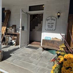 Rosie's Vintage - Entrance