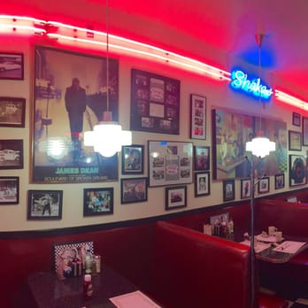 Tommy's Diner - Panoramic shot inside. - Diners Near Me - Columbus, Ohio