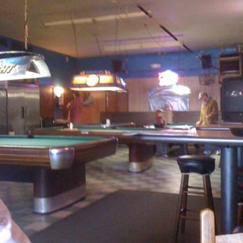Royal James Cafe - 5 pool tabLes - Pool Halls Near Me - Beaufort, North Carolina