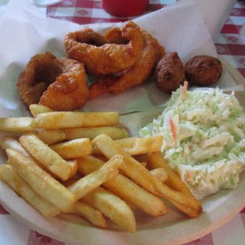 Gus's World Famous Fried Chicken - Southern Near Me - Memphis, Tennessee
