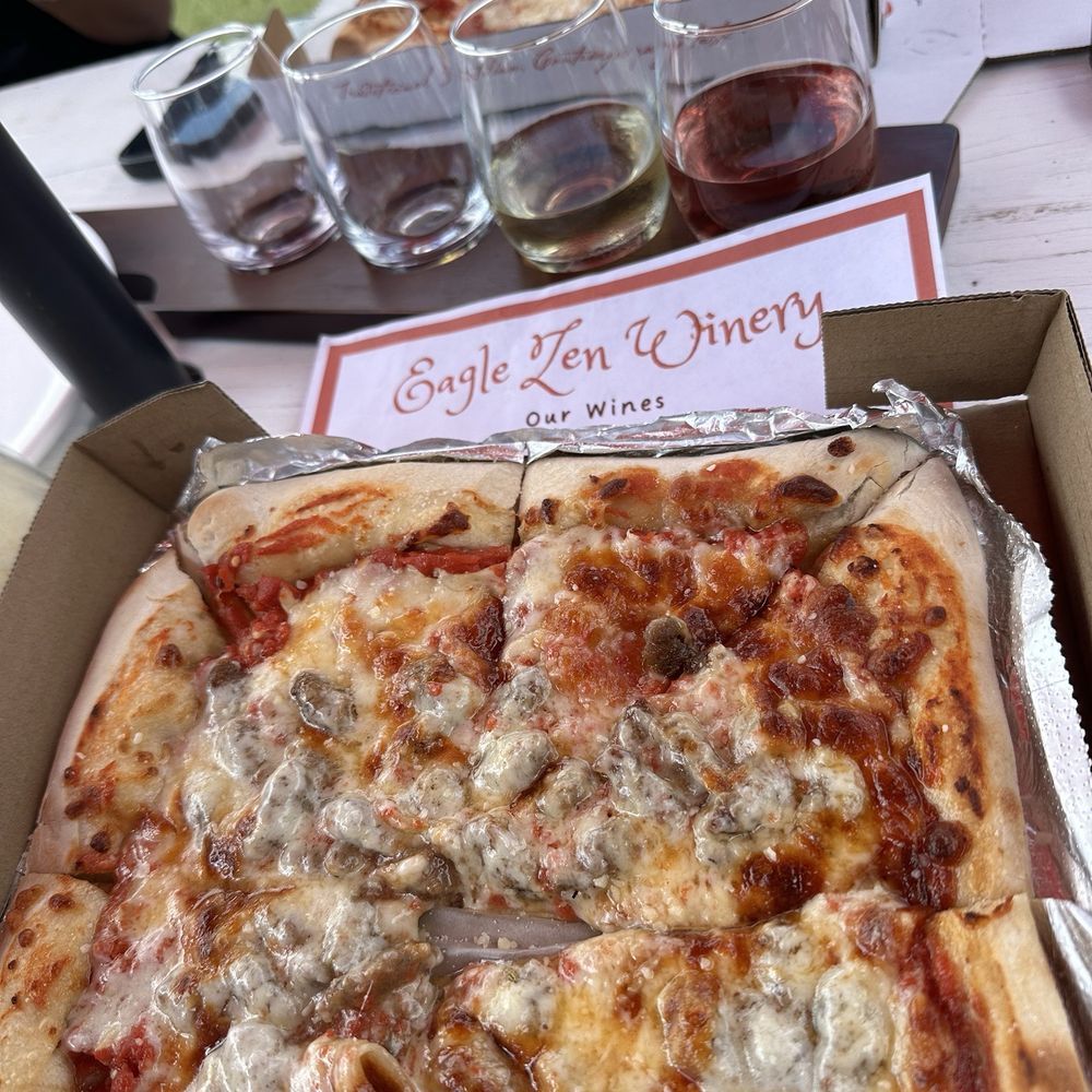 Eagle Zen Winery - Sausage pizza - Wineries Near Me - Dillwyn, Virginia