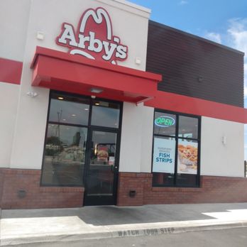 Arby's - the front of a restaurant - Fast Food Near Me - Fallon, Nevada