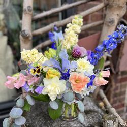 In Bloom Flowers & Gifts