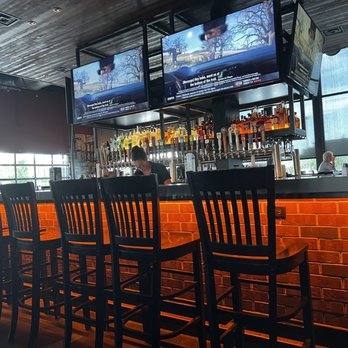 BJ's Restaurant & Brewhouse - Inside - Breweries Near Me - Fredericksburg, Virginia