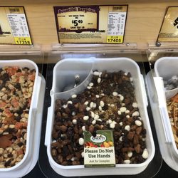 Sprouts Farmers Market - Trail Mix...Yummy! (¬‿¬)