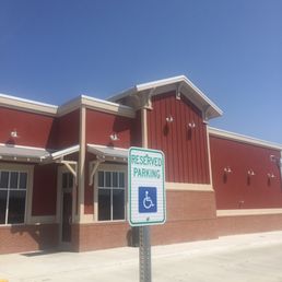 The outside of Zaxby's