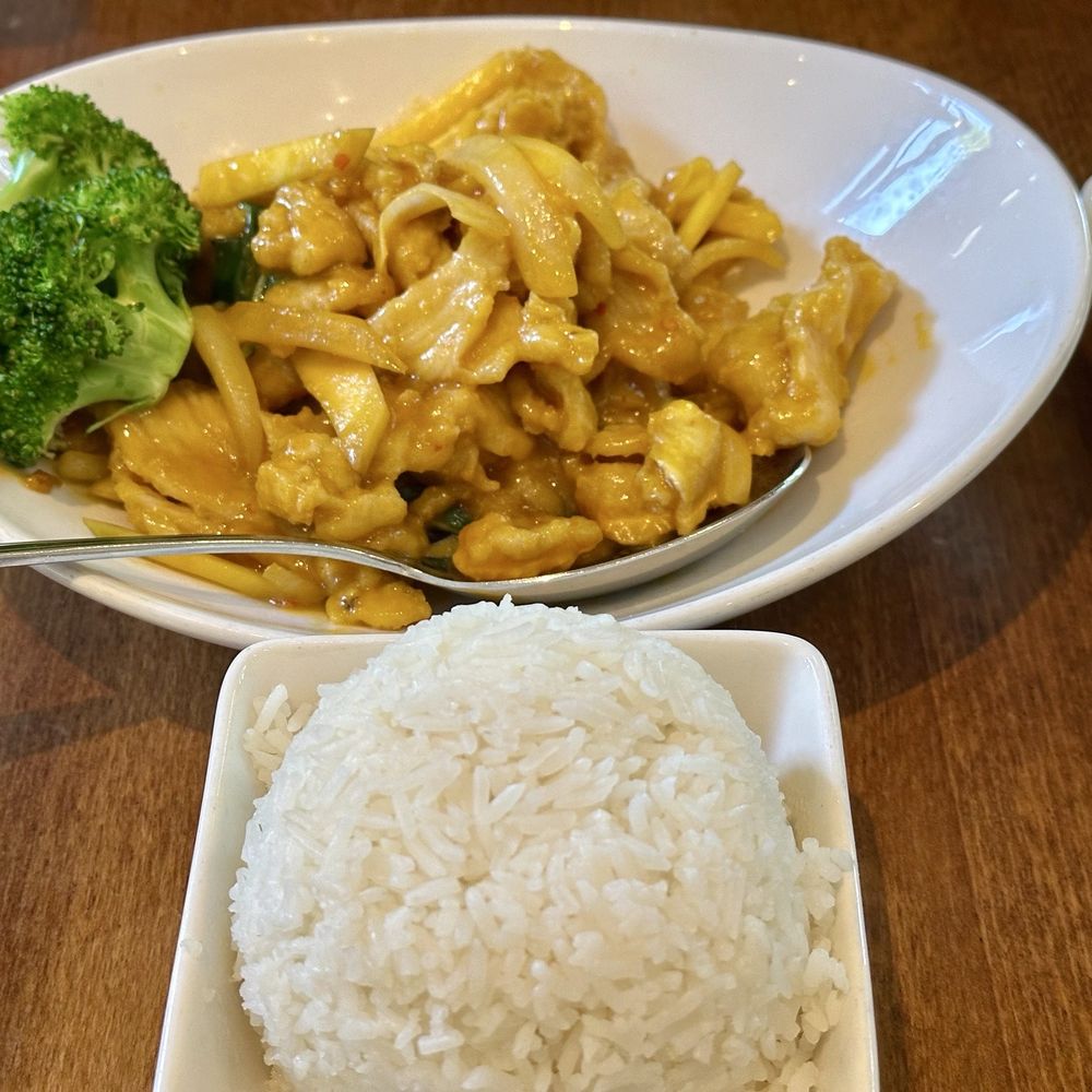 Mango Chicken & Cup of Jasmine Rice Mango Chicken & Cup of Jasmine Rice