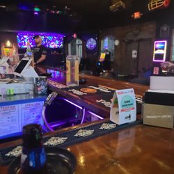 K Hunts Bar & Grill