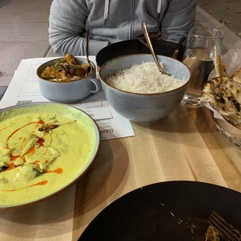 Shosha - Meen Moilee (fish curry), Chicken Tikka Masala, rice, garlic butter naan - Indian Near Me - Sunnyvale, California Shosha - Meen Moilee (fish curry), Chicken Tikka Masala, rice, garlic butter naan - Indian Near Me - Sunnyvale, California