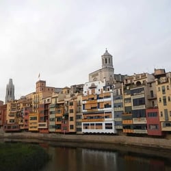 Nord 1901 - View over the Riu Onyar in the heart of the old city. Girona Cathedral in the background.