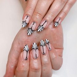 Tantalizing Tips - Nails by Hana