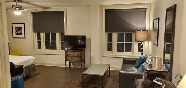 The White House Hotel by null