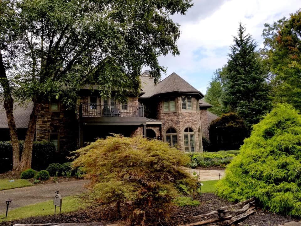 Slide of United Contracting and Roofing