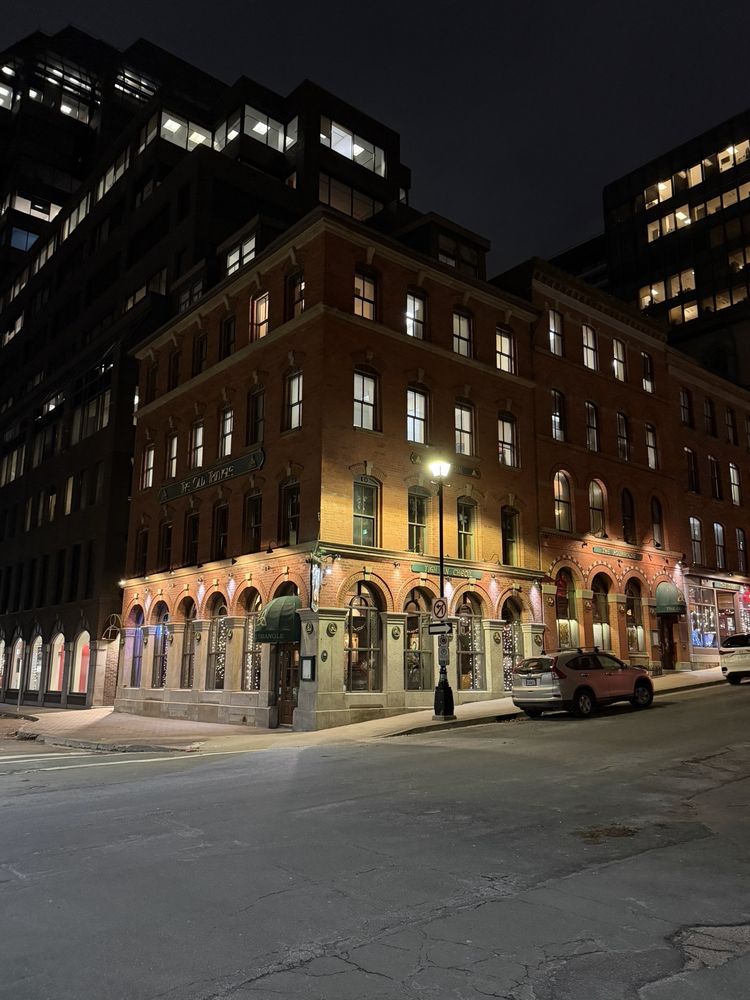 The Old Triangle Irish Alehouse