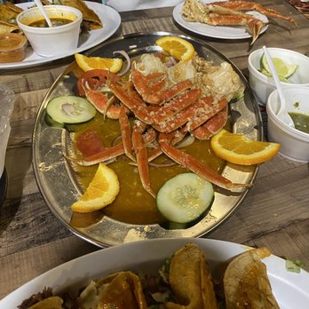 El G-Fe - Snow crab legs - Seafood Near Me - Chicago, Illinois
