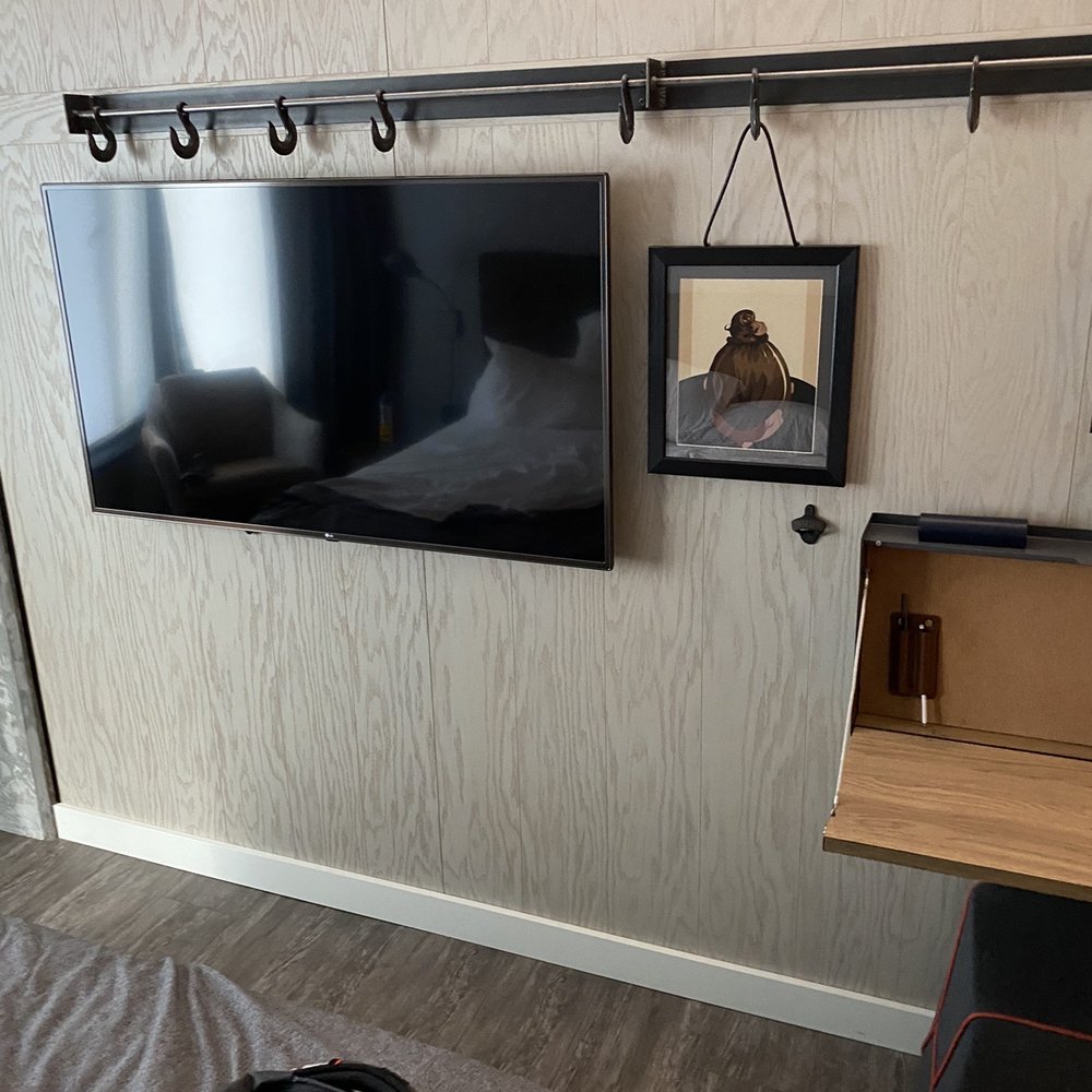Moxy Seattle Downtown - Television area - Hotels Near Me - Seattle, Washington