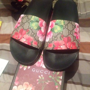 Gucci Chicago Flagship - Gucci Women Slide Sandal - Leather Goods Near Me - Chicago, Illinois