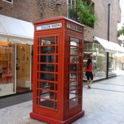 Paseo Peatonal Ángel García - Chiche: cabina telefónica antigua.
