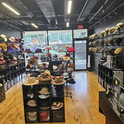 Ubikwitas7 World Of Hats - Interior with a great selection of hats
