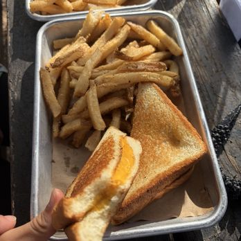 Screaming Goat Yard & Tap - Grilled cheese - Coffee & Tea Near Me - Spring Branch, Texas