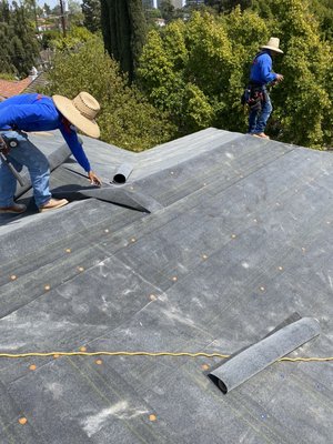 Villa’s Roofing Logo