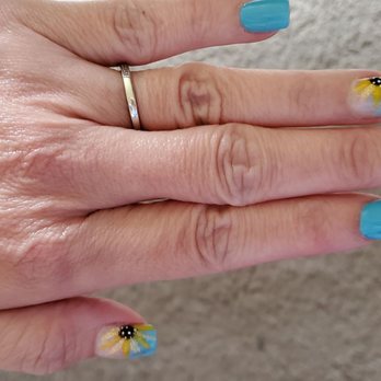 LA Nails - Ephrata - Nail Salons Near Me - Ephrata, Pennsylvania