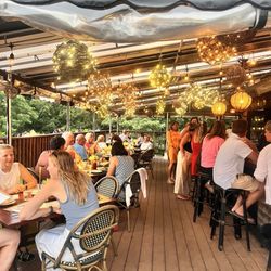 Plum Pt Bistro