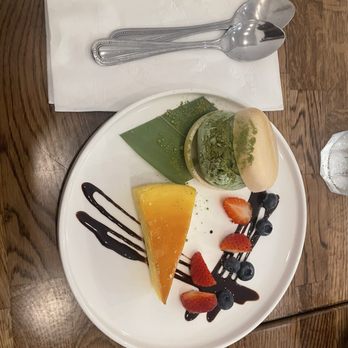 Akinori Sushi - Japanese cheesecake and green tea ice cream - Japanese Near Me - Pasadena, California