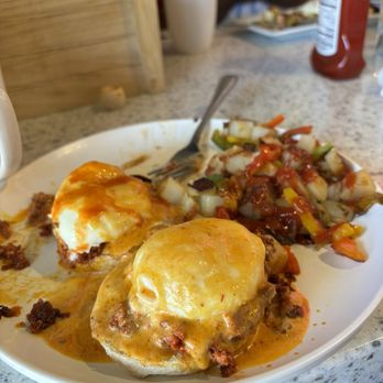 Mandys Cafe - Eggs Benny - Breakfast & Brunch Near Me - Bakersfield, California