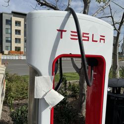 Tesla Supercharger - Cypress