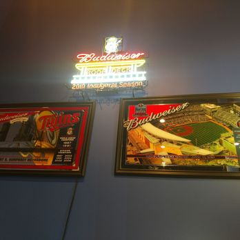 Fat Daddy's Bar & Grill - Target Field stuff - Sports Bars Near Me - Alexandria, Minnesota