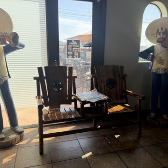El Jimador - Waiting area - Mexican Near Me - Marble Falls, Texas