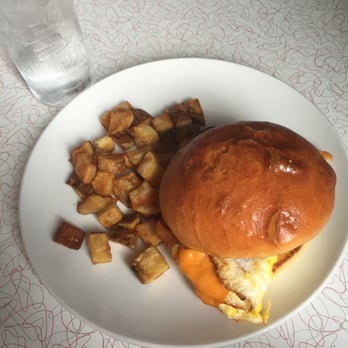 Food 101 - Egg sandwich with breakfast potatoes for brunch! - New American Near Me - Gettysburg, Pennsylvania Food 101 - Egg sandwich with breakfast potatoes for brunch! - New American Near Me - Gettysburg, Pennsylvania
