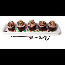 Frosting on Top - Delicious candy bar cupcake!!