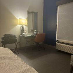 Holiday Inn Express & Suites Cleveland Northwest