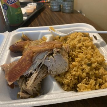 Lechonera El Paseo - Lechón y arroz con gandules. - Puerto Rican Near Me - Holyoke, Massachusetts
