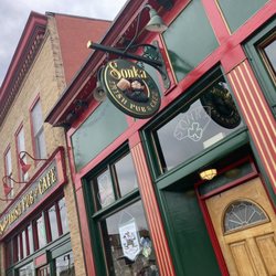 Sonka Irish Pub - Entrance into Sonka's