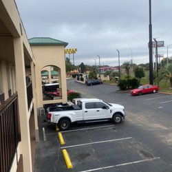 Waffle House - No service here!