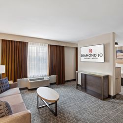 Diamond Jo Casino & Hotel - Hotel Room