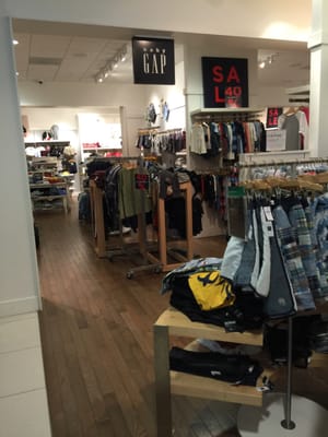 Gap Women S Clothing 100 Anderson Road Se Calgary Ab Phone Number Yelp