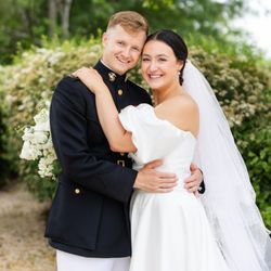 Nicole Sandercock Photography - married couple in Alexandria, VA on their wedding day