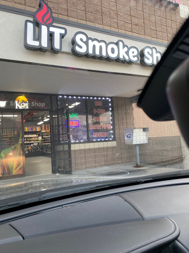 Photos of LIT SMOKE SHOP 2 Updated August 2024 17 Photos 7932 N